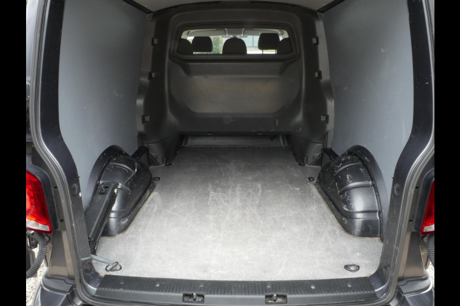 Volkswagen Transporter 2.0 TDI 150PK L2 Dubbel Cabine Airco Cruise Haak