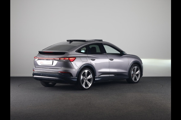 Audi Q4 Sportback e-tron 40 S edition 77 kWh 204 pk | Navigatie | Warmtepomp | Panoramadak | Parkeersensoren | Achteruitrijcamera | Lederen bekleding | Lichtmetalen velgen 21" | SONOS soundsystem | S-Line |