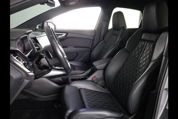 Audi Q4 Sportback e-tron 40 S edition 77 kWh 204 pk | Navigatie | Warmtepomp | Panoramadak | Parkeersensoren | Achteruitrijcamera | Lederen bekleding | Lichtmetalen velgen 21" | SONOS soundsystem | S-Line |