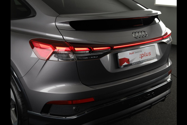 Audi Q4 Sportback e-tron 40 S edition 77 kWh 204 pk | Navigatie | Warmtepomp | Panoramadak | Parkeersensoren | Achteruitrijcamera | Lederen bekleding | Lichtmetalen velgen 21" | SONOS soundsystem | S-Line |