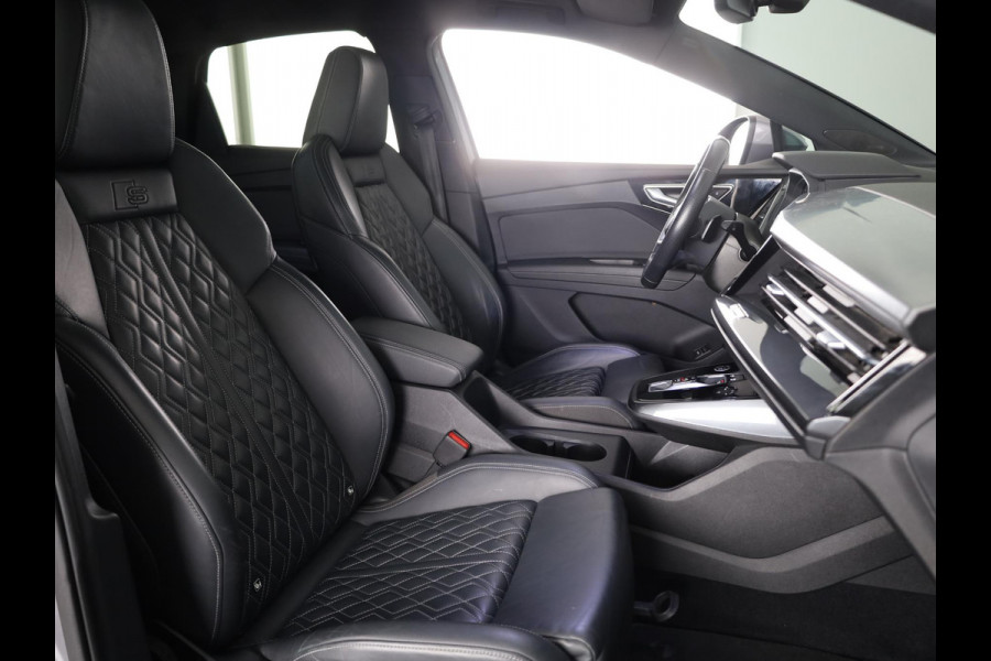 Audi Q4 Sportback e-tron 40 S edition 77 kWh 204 pk | Navigatie | Warmtepomp | Panoramadak | Parkeersensoren | Achteruitrijcamera | Lederen bekleding | Lichtmetalen velgen 21" | SONOS soundsystem | S-Line |