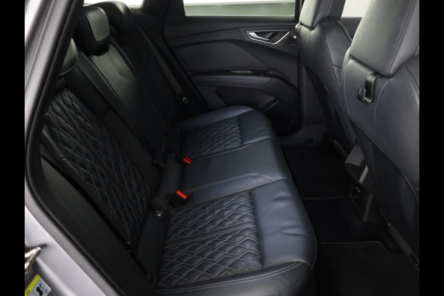 Audi Q4 Sportback e-tron 40 S edition 77 kWh 204 pk | Navigatie | Warmtepomp | Panoramadak | Parkeersensoren | Achteruitrijcamera | Lederen bekleding | Lichtmetalen velgen 21" | SONOS soundsystem | S-Line |