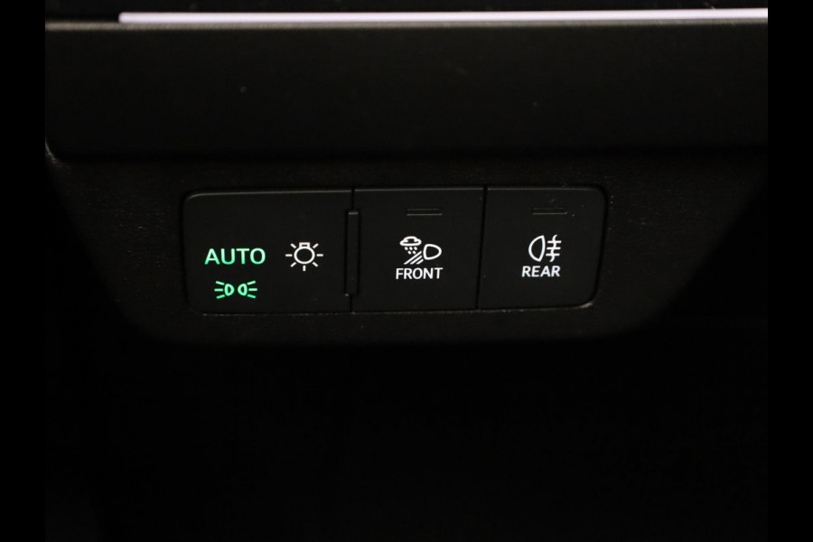 Audi Q4 Sportback e-tron 40 S edition 77 kWh 204 pk | Navigatie | Warmtepomp | Panoramadak | Parkeersensoren | Achteruitrijcamera | Lederen bekleding | Lichtmetalen velgen 21" | SONOS soundsystem | S-Line |