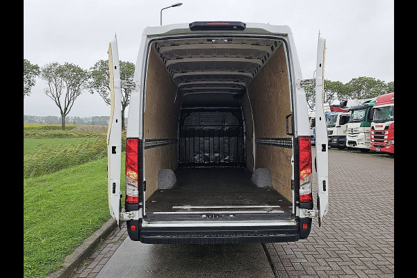 Iveco Daily 35S18HV 3.0L 410 L4H2 Cruise control, Airco, Navi, Camera, Led, Climate Control
