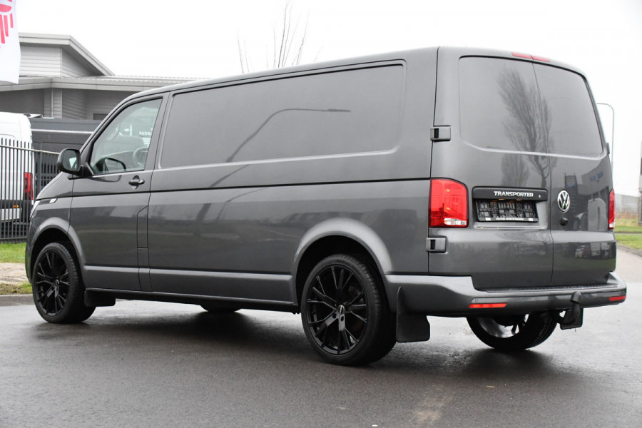 Volkswagen Transporter 2.0 TDI L2H1 30 PB Edition Highline Adaptieve Cruise, LED, Sensoren, Carplay, 150PK, Automaat, LED, Standkachel, NAVI, UNIEK!