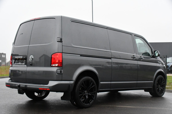 Volkswagen Transporter 2.0 TDI L2H1 30 PB Edition Highline Adaptieve Cruise, LED, Sensoren, Carplay, 150PK, Automaat, LED, Standkachel, NAVI, UNIEK!