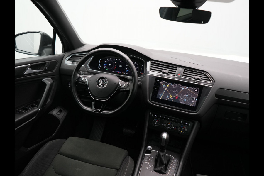 Volkswagen Tiguan Allspace 1.5 TSI Highline DSG R-Line 7 Persoons 150pk | Panodak | Adaptive Cruise | Camera | Alcantara Sportstoelen Massage & Verwarmd | Keyless | BLIS | Navigatie | Virtual | DAB | 20"L.M |