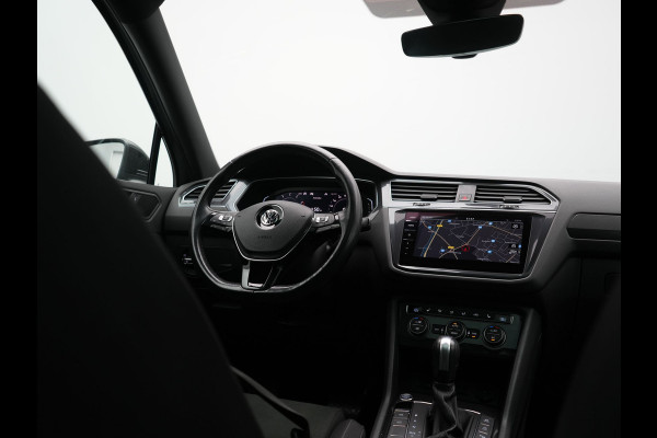 Volkswagen Tiguan Allspace 1.5 TSI Highline DSG R-Line 7 Persoons 150pk | Panodak | Adaptive Cruise | Camera | Alcantara Sportstoelen Massage & Verwarmd | Keyless | BLIS | Navigatie | Virtual | DAB | 20"L.M |
