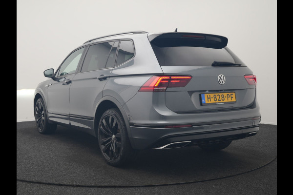 Volkswagen Tiguan Allspace 1.5 TSI Highline DSG R-Line 7 Persoons 150pk | Panodak | Adaptive Cruise | Camera | Alcantara Sportstoelen Massage & Verwarmd | Keyless | BLIS | Navigatie | Virtual | DAB | 20"L.M |