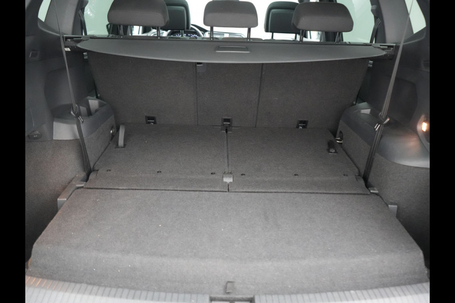 Volkswagen Tiguan Allspace 1.5 TSI Highline DSG R-Line 7 Persoons 150pk | Panodak | Adaptive Cruise | Camera | Alcantara Sportstoelen Massage & Verwarmd | Keyless | BLIS | Navigatie | Virtual | DAB | 20"L.M |