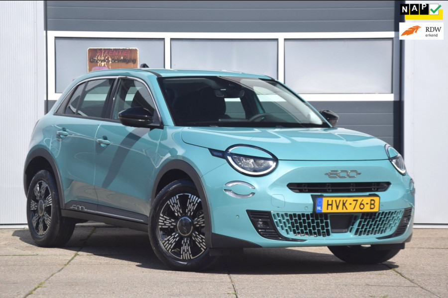 Fiat 600 1.2 Hybrid Urban FULL OPTIONS!!