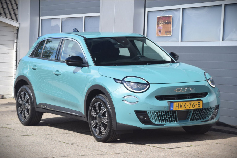 Fiat 600 1.2 Hybrid Urban FULL OPTIONS!!