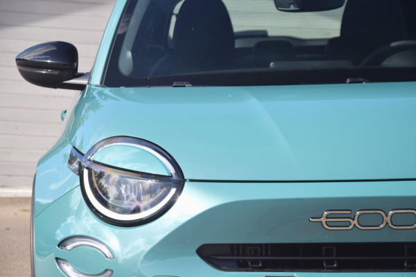 Fiat 600 1.2 Hybrid Urban FULL OPTIONS!!