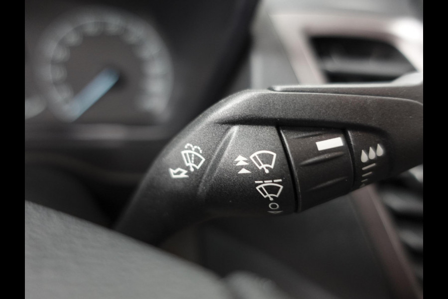 Ford Transit Connect 1.5 EcoBlue Automaat L2 Trend Navigatie Airco Camera Parkeersensoren Cruise Control Trekhaak Betimmering Lichtmetalen Velgen