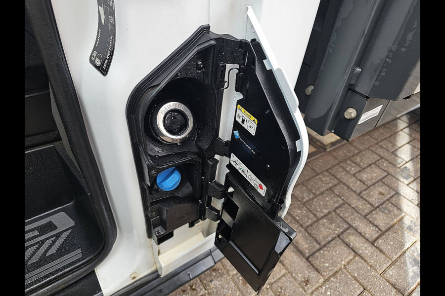 Ford Transit 330 2.0 L2H1 Open Laadbak Cruise control, Airco, Enkele cabine, 130Pk, 1e Eigenaar, Onderhouds-Historie, 3-Zits