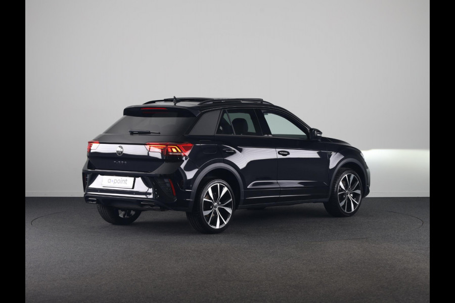 Volkswagen T-Roc 1.5 TSI R-Line 150 pk Automaat (DSG) | Navigatie via App | Panoramadak | Parkeersensoren (Park assist) | Achteruitrijcamera | Black Style pakket | Keyless pakket | R-Line |