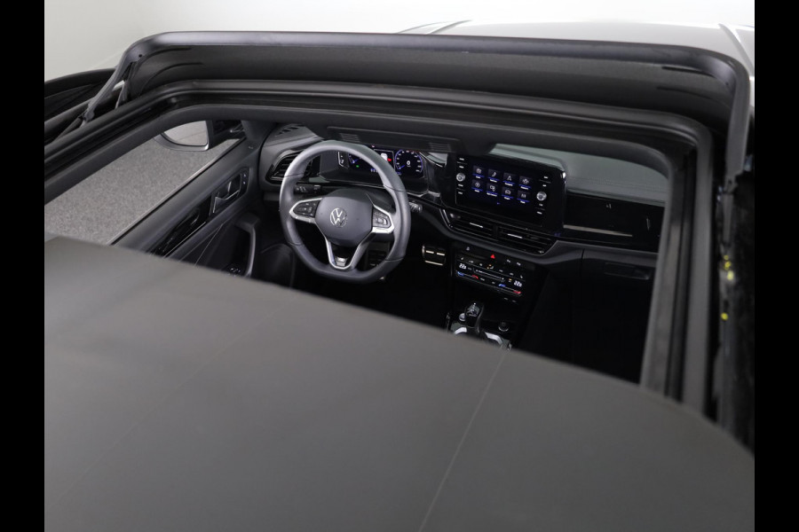 Volkswagen T-Roc 1.5 TSI R-Line 150 pk Automaat (DSG) | Navigatie via App | Panoramadak | Parkeersensoren (Park assist) | Achteruitrijcamera | Black Style pakket | Keyless pakket | R-Line |