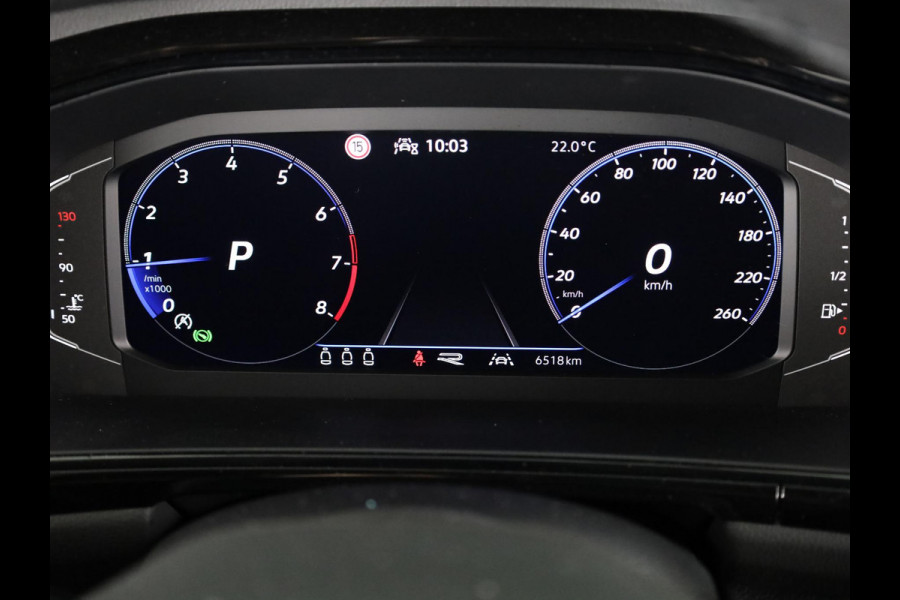 Volkswagen T-Roc 1.5 TSI R-Line 150 pk Automaat (DSG) | Navigatie via App | Panoramadak | Parkeersensoren (Park assist) | Achteruitrijcamera | Black Style pakket | Keyless pakket | R-Line |
