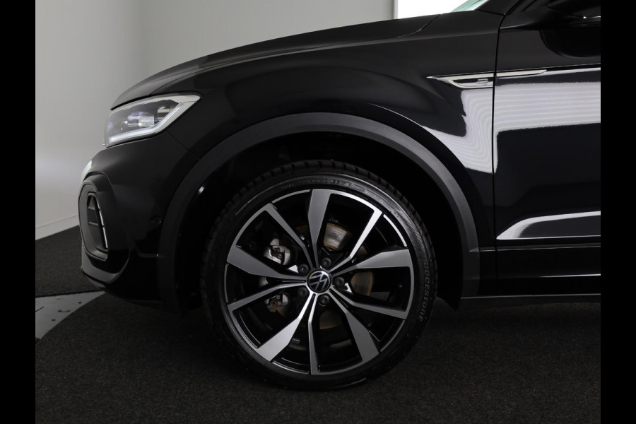 Volkswagen T-Roc 1.5 TSI R-Line 150 pk Automaat (DSG) | Navigatie via App | Panoramadak | Parkeersensoren (Park assist) | Achteruitrijcamera | Black Style pakket | Keyless pakket | R-Line |