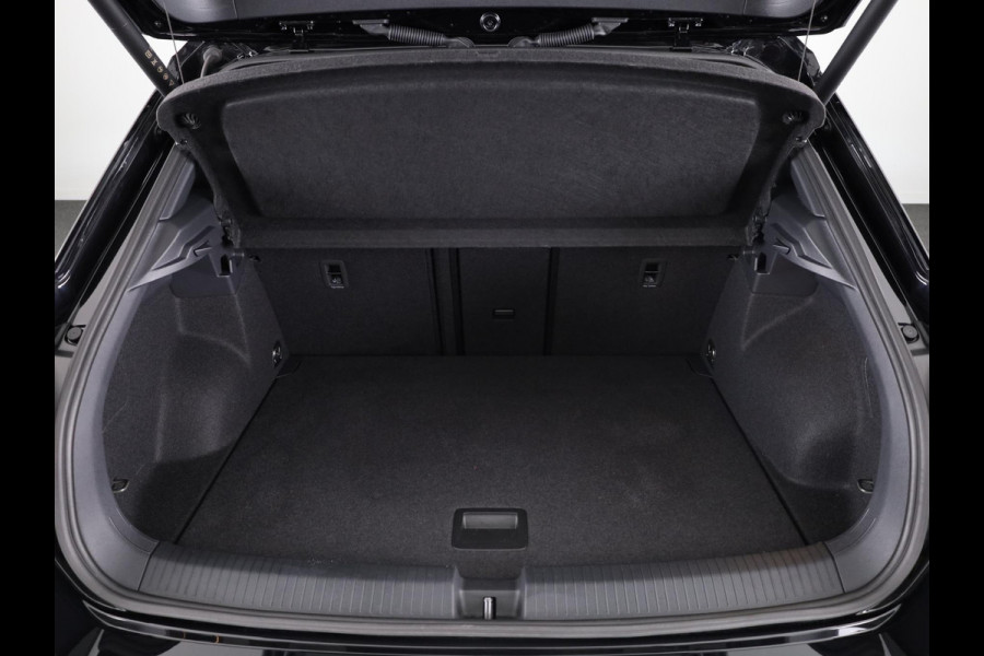 Volkswagen T-Roc 1.5 TSI R-Line 150 pk Automaat (DSG) | Navigatie via App | Panoramadak | Parkeersensoren (Park assist) | Achteruitrijcamera | Black Style pakket | Keyless pakket | R-Line |