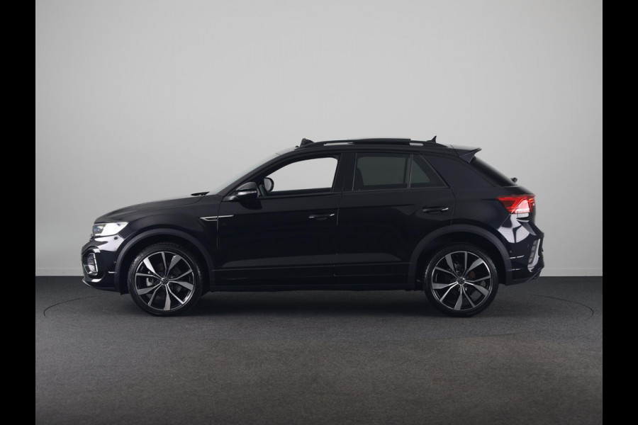 Volkswagen T-Roc 1.5 TSI R-Line 150 pk Automaat (DSG) | Navigatie via App | Panoramadak | Parkeersensoren (Park assist) | Achteruitrijcamera | Black Style pakket | Keyless pakket | R-Line |