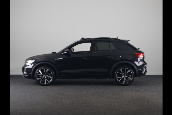 Volkswagen T-Roc 1.5 TSI R-Line 150 pk Automaat (DSG) | Navigatie via App | Panoramadak | Parkeersensoren (Park assist) | Achteruitrijcamera | Black Style pakket | Keyless pakket | R-Line |