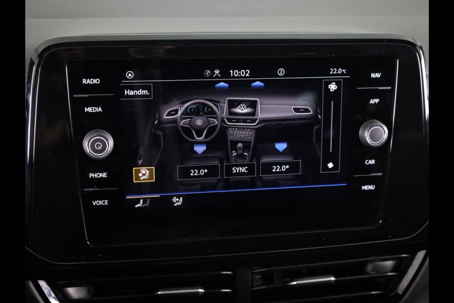 Volkswagen T-Roc 1.5 TSI R-Line 150 pk Automaat (DSG) | Navigatie via App | Panoramadak | Parkeersensoren (Park assist) | Achteruitrijcamera | Black Style pakket | Keyless pakket | R-Line |