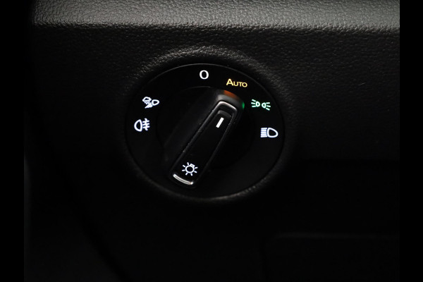 Volkswagen T-Roc 1.5 TSI R-Line 150 pk Automaat (DSG) | Navigatie via App | Panoramadak | Parkeersensoren (Park assist) | Achteruitrijcamera | Black Style pakket | Keyless pakket | R-Line |