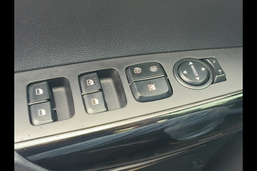 Kia Picanto 1.0 DPi DynamicLine uit 2024 Rijklaar + Fabrieksgarantie “Sinds 1970 | 5.000+ reviews | Score 9,5 | Service zoals ’t hoort” Henk Jongen Auto's in Helmond,  al 50 jaar service zoals 't hoort!