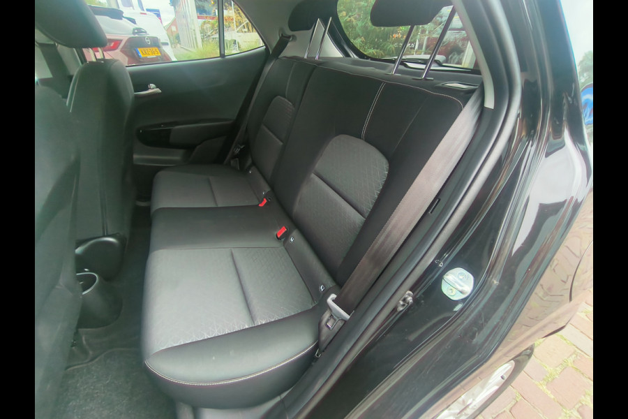 Kia Picanto 1.0 DPi DynamicLine uit 2024 Rijklaar + Fabrieksgarantie “Sinds 1970 | 5.000+ reviews | Score 9,5 | Service zoals ’t hoort” Henk Jongen Auto's in Helmond,  al 50 jaar service zoals 't hoort!
