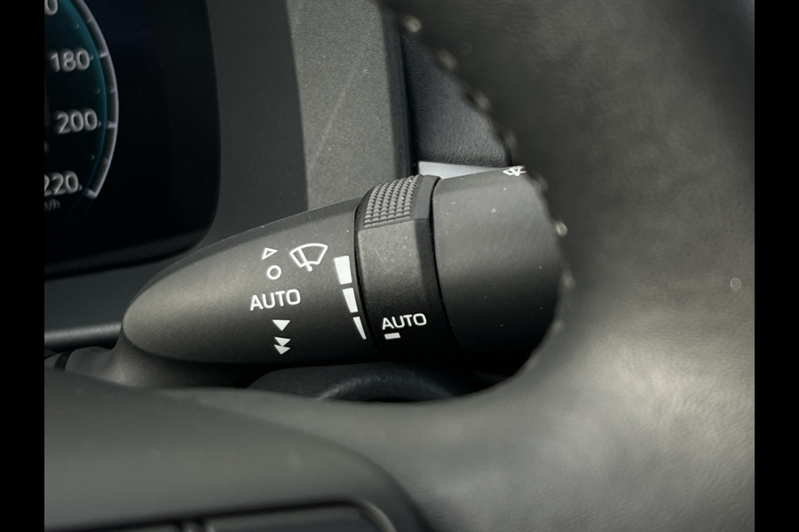 Toyota C-HR 2.0 Plug-in Hybrid 220 Team D | ACC | Matrix LED | Elek klep | Carplay