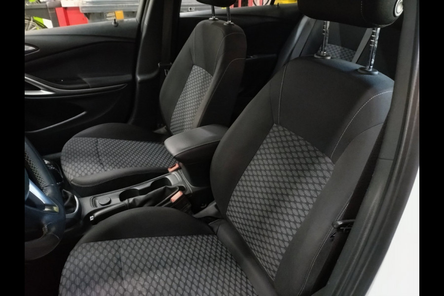 Opel Astra Sports Tourer 1.2 Edition rijklaar