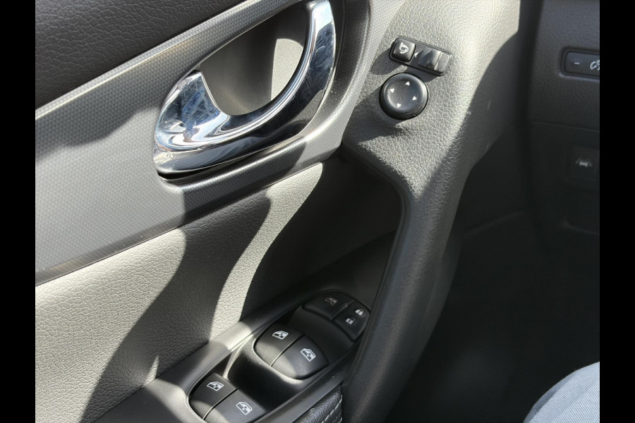 Nissan QASHQAI 1.3 DIG-T N-Motion 159pk | Trekhaak | 1.500kg trekgewicht | Panoramadak | Stoelverwarming