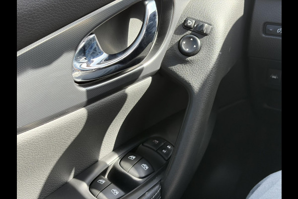 Nissan QASHQAI 1.3 DIG-T N-Motion 159pk | Trekhaak | 1.500kg trekgewicht | Panoramadak | Stoelverwarming