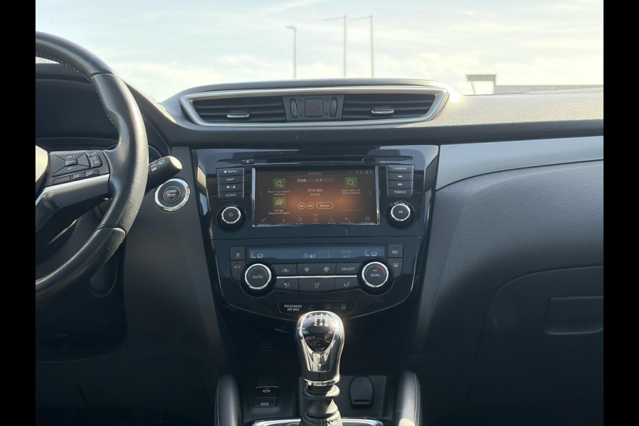 Nissan QASHQAI 1.3 DIG-T N-Motion 159pk | Trekhaak | 1.500kg trekgewicht | Panoramadak | Stoelverwarming