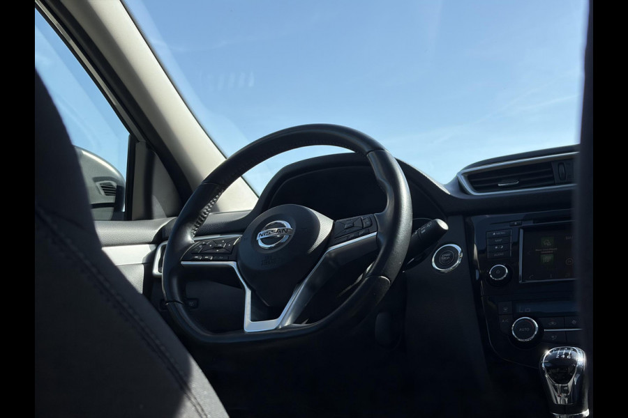 Nissan QASHQAI 1.3 DIG-T N-Motion 159pk | Trekhaak | 1.500kg trekgewicht | Panoramadak | Stoelverwarming
