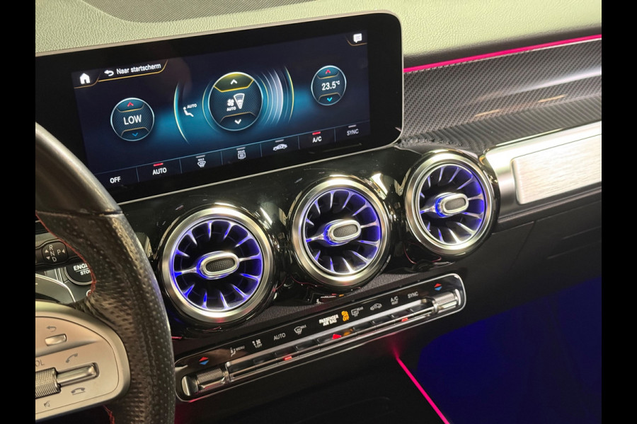 Mercedes-Benz Glb 250 Premium Plus Amg | Pano | Trekhaak | Sfeerverlichting | Camera | Carplay | Stoelverwarming | Burmester | NAP