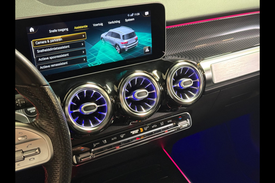 Mercedes-Benz Glb 250 Premium Plus Amg | Pano | Trekhaak | Sfeerverlichting | Camera | Carplay | Stoelverwarming | Burmester | NAP