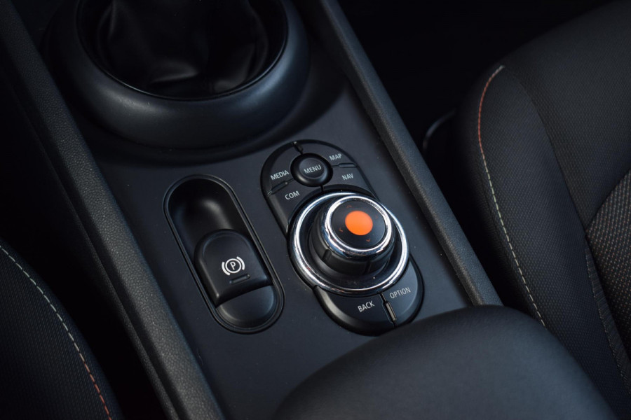 MINI Clubman 1.5 One Salt Business | Apple CarPlay | Stoelverw. | Cruise | Climate