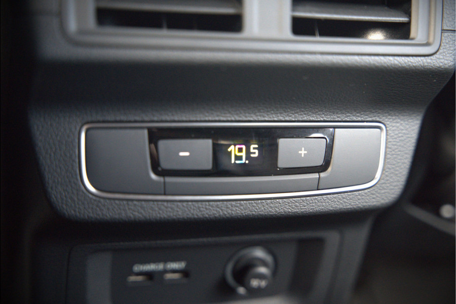 Audi Q5 Sportback 50 TFSI e S edition S-Line | Luchtvering | RS Seats | Stoelverwarming | Ambiance Verlichting | Camera | Cruise Control | Navigatie | Apple Carplay | Keyless | Trekhaak | Matrix LED | SOH 80%