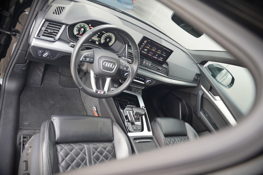 Audi Q5 Sportback 50 TFSI e S edition S-Line | Luchtvering | RS Seats | Stoelverwarming | Ambiance Verlichting | Camera | Cruise Control | Navigatie | Apple Carplay | Keyless | Trekhaak | Matrix LED | SOH 80%