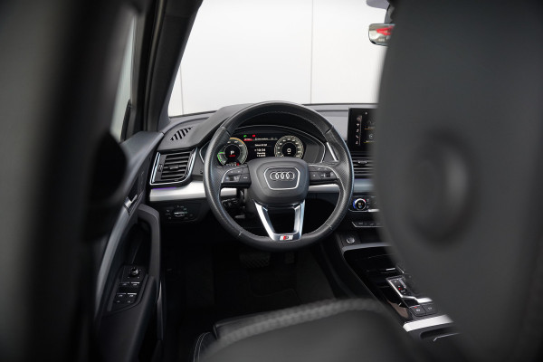 Audi Q5 Sportback 50 TFSI e S edition S-Line | Luchtvering | RS Seats | Stoelverwarming | Ambiance Verlichting | Camera | Cruise Control | Navigatie | Apple Carplay | Keyless | Trekhaak | Matrix LED | SOH 80%