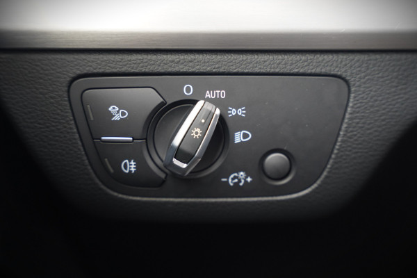 Audi Q5 Sportback 50 TFSI e S edition S-Line | Luchtvering | RS Seats | Stoelverwarming | Ambiance Verlichting | Camera | Cruise Control | Navigatie | Apple Carplay | Keyless | Trekhaak | Matrix LED | SOH 80%