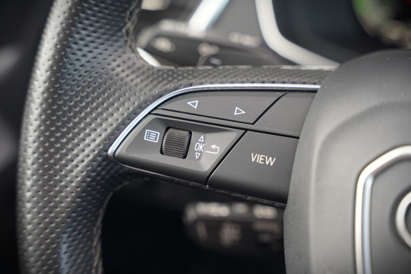 Audi Q5 Sportback 50 TFSI e S edition S-Line | Luchtvering | RS Seats | Stoelverwarming | Ambiance Verlichting | Camera | Cruise Control | Navigatie | Apple Carplay | Keyless | Trekhaak | Matrix LED | SOH 80%