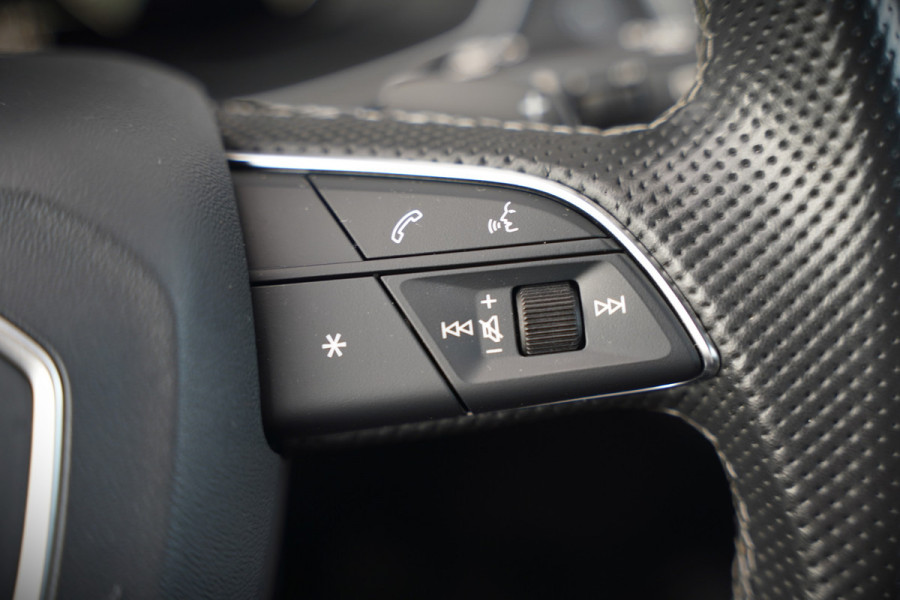 Audi Q5 Sportback 50 TFSI e S edition S-Line | Luchtvering | RS Seats | Stoelverwarming | Ambiance Verlichting | Camera | Cruise Control | Navigatie | Apple Carplay | Keyless | Trekhaak | Matrix LED | SOH 80%