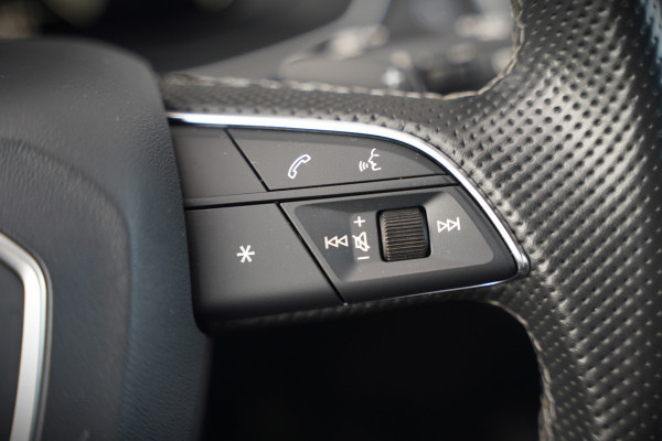 Audi Q5 Sportback 50 TFSI e S edition S-Line | Luchtvering | RS Seats | Stoelverwarming | Ambiance Verlichting | Camera | Cruise Control | Navigatie | Apple Carplay | Keyless | Trekhaak | Matrix LED | SOH 80%