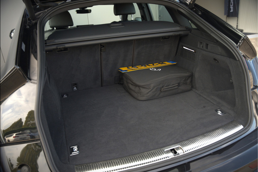 Audi Q5 Sportback 50 TFSI e S edition S-Line | Luchtvering | RS Seats | Stoelverwarming | Ambiance Verlichting | Camera | Cruise Control | Navigatie | Apple Carplay | Keyless | Trekhaak | Matrix LED | SOH 80%