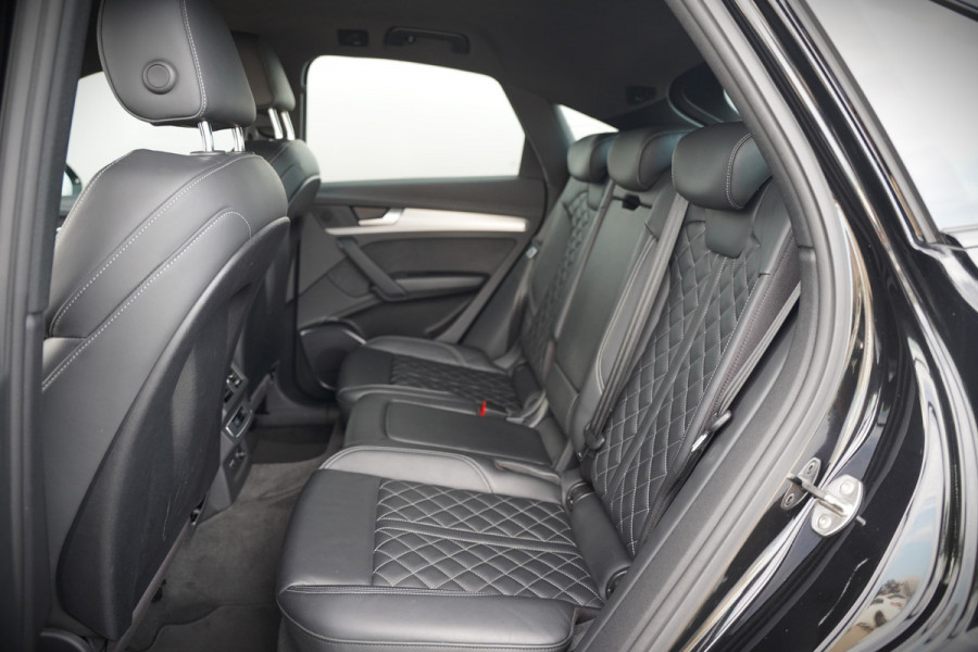 Audi Q5 Sportback 50 TFSI e S edition S-Line | Luchtvering | RS Seats | Stoelverwarming | Ambiance Verlichting | Camera | Cruise Control | Navigatie | Apple Carplay | Keyless | Trekhaak | Matrix LED | SOH 80%