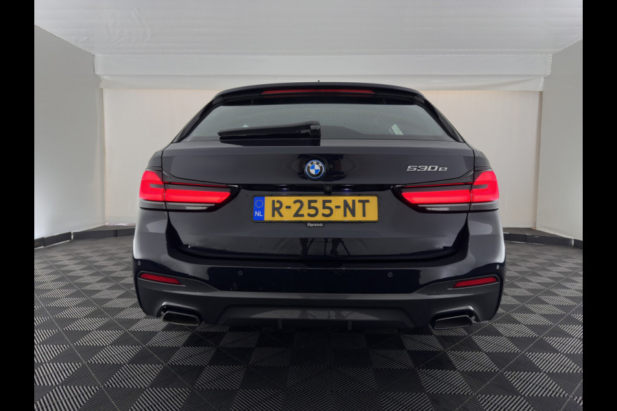 BMW 5 Serie Touring 530e M-Sportpack Business Edition Plus (Plug-in) {SoH-85%} (INCL-BTW) *LEATHER | LASER-LED | ADAPTIVE-CRUISE | BLINDSPOT | MEMORY-PACK | DIGI-COCKPIT | HIFI-SOUND | CAMERA | NAVI-FULLMAP | PRIVACY-GLASS | SHIFTPADDLES | AMBIENTLIGHT | HEAD-UP | 18"AL