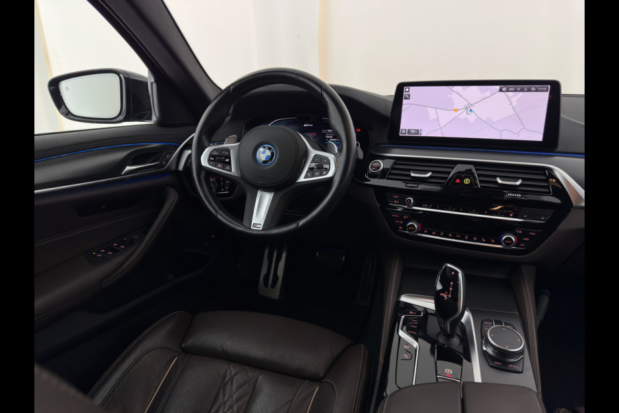 BMW 5 Serie Touring 530e M-Sportpack Business Edition Plus (Plug-in) {SoH-85%} (INCL-BTW) *LEATHER | LASER-LED | ADAPTIVE-CRUISE | BLINDSPOT | MEMORY-PACK | DIGI-COCKPIT | HIFI-SOUND | CAMERA | NAVI-FULLMAP | PRIVACY-GLASS | SHIFTPADDLES | AMBIENTLIGHT | HEAD-UP | 18"AL